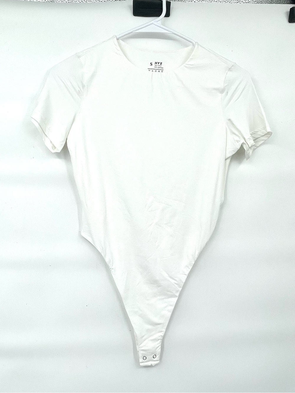 HYZ NWOT short sleeve white smoothing athletic bodysuit